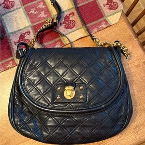 Marc Jacob’s Black Quilted Leather Shoulder crossbody bag